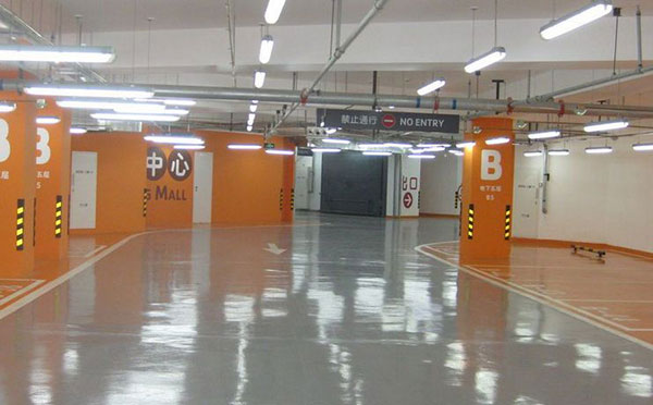 在博湖环氧地坪工程圈,每个地坪项目都是经过反复商讨改进、再商讨,才会得出一个甲乙双方都认可的价格。环氧地坪它是一种高强度、耐磨损、美观装饰效果的地面工程,分类广泛,造价相差也很大,大致可以分为:普通博湖环氧地坪、博湖环氧自流平地坪和功能性博湖环氧地坪。 在博湖环氧地坪工程圈,每个地坪项目都是经过反复商讨改进、再商讨,才会得出一个甲乙双方都认可的价格。环氧地坪它是一种高强度、耐磨损、美观装饰效果的地面工程,分类广泛,造价相差也很大,大致可以分为:普通环氧地坪、博湖环氧自流平地坪和功能性博湖环氧地坪。